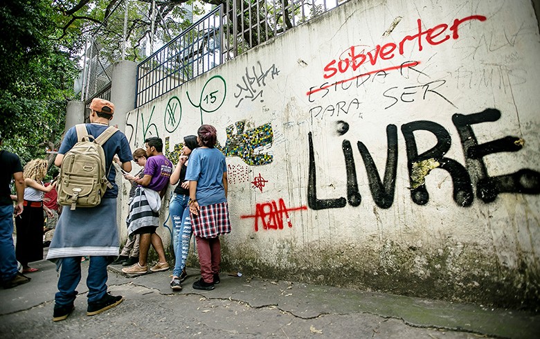 Justiça suspende projeto de reorganização escolar em SP; ocupações devem terminar