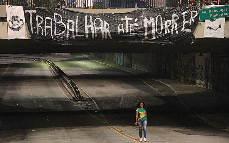 Temer tenta driblar pressão popular, mas perde base no Congresso
