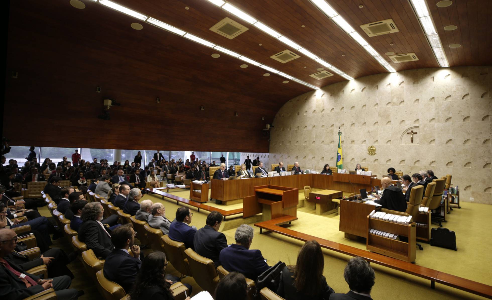 Supremo congela situação de Lula: ele não poderá ser preso até dia 4 de abril