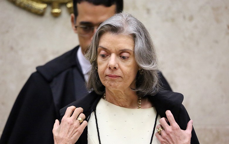STF concede liminar contra prisão de Lula e suspende julgamento até dia 4